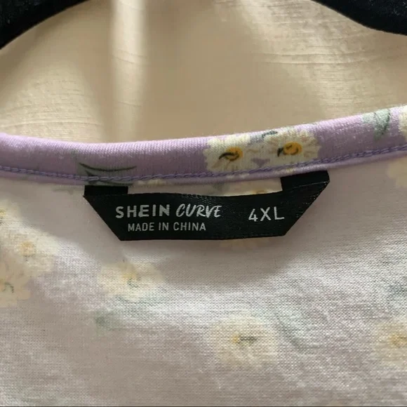 Lavender with White Ditsy Floral Design Button-Up Crop Top NWOT - Picture 7 of 13